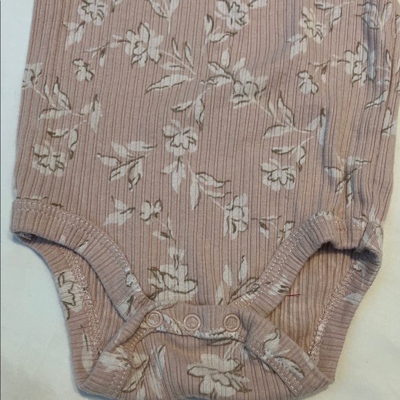 “Bundle 10/$13” Baby girl short sleeve Floral Baby bodysuit - Picture 6 of 7